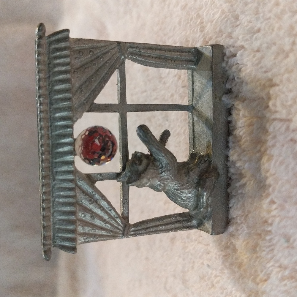 Spoontiques Pewter Cat In The Window Playing with Crystal Ball Figurine